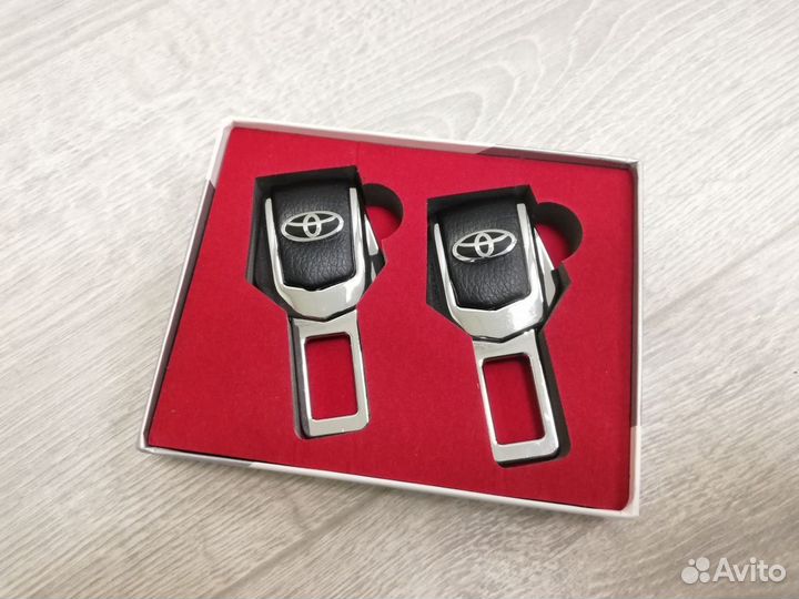 Заглушки в ремень безопасности Toyota (новые)