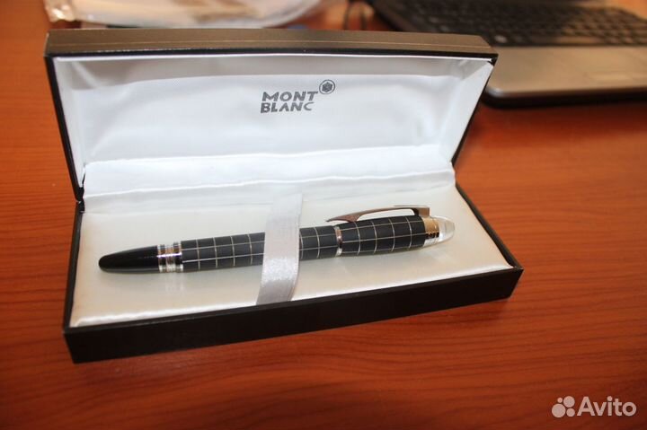 Ручка MontBlanc на стержне написано Germani