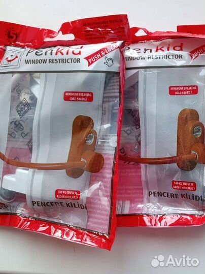 Детский замок на пластиковые окна