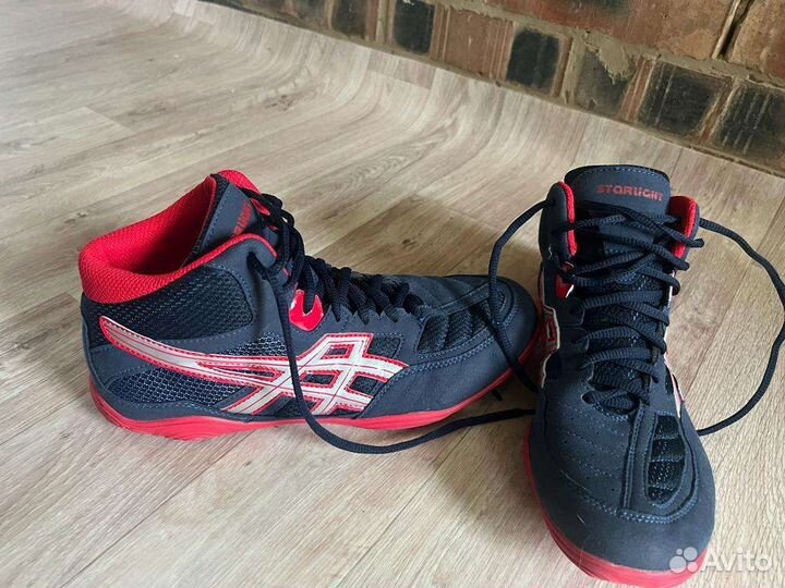 Продаю борцовки новые 42 размер качества хорошие