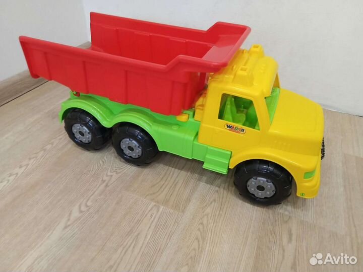Машина большая самосвал полесье