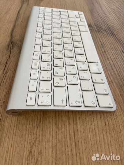 Клавиатура - Apple Wireless Keyboard A1314