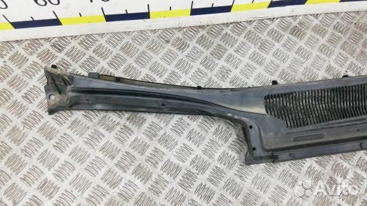 Накладка декоративная (жабо, дождевик) lexus LS 4