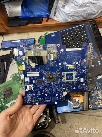 Ноутбук на запчасти