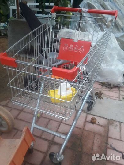 Тележка на колесах