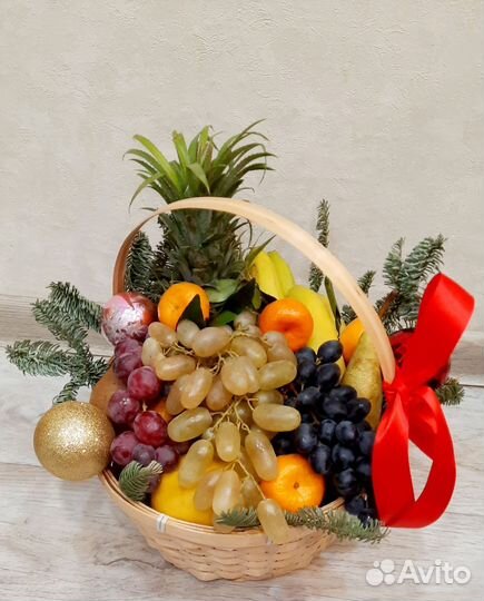 Новогодние продуктовые корзины