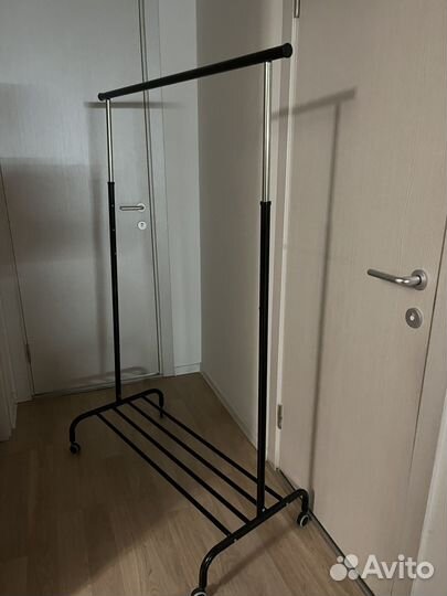 Напольная вешалка для одежды