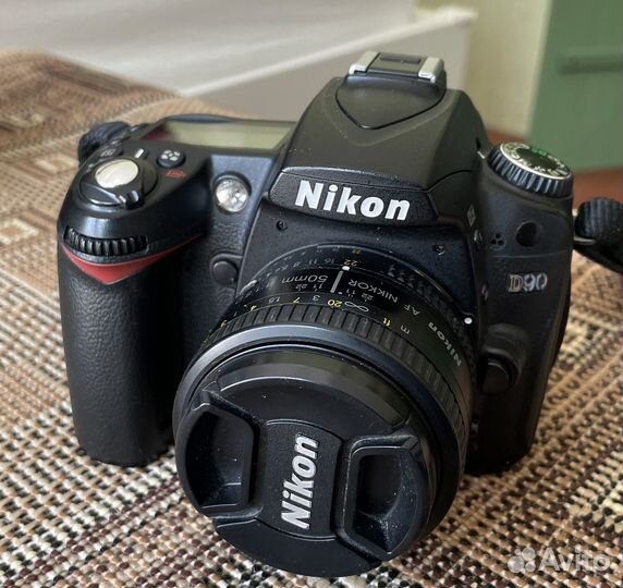 Зеркальный фотоаппарат Nikon D90 + Nikkor 50 mm
