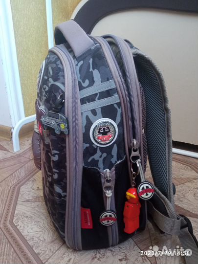 Школьный рюкзак