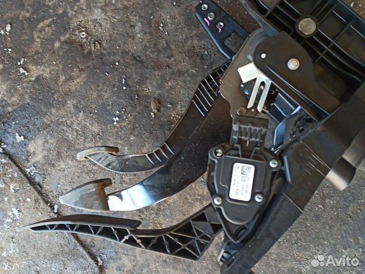 Блок педалей opel astra j механика