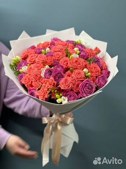 Букет из кустовой Роза