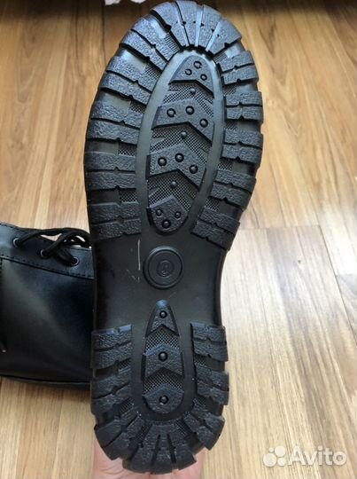 Продаю берцы армейские