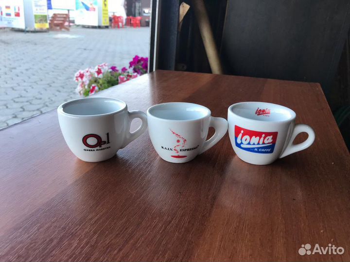 Чашки и блюдца для кофе