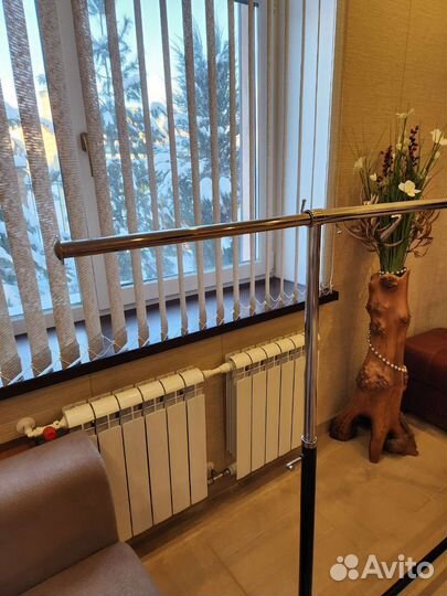 Вешалка для одежды напольная