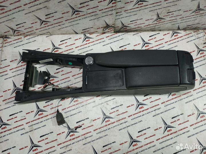 Подлокотник w204 дорест Mercedes