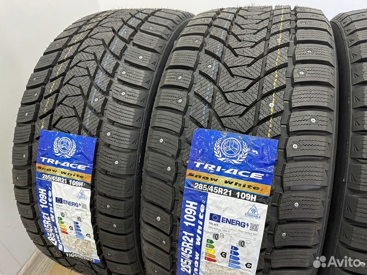 Tri Ace Snow White II Stud 285/45 R21 109H