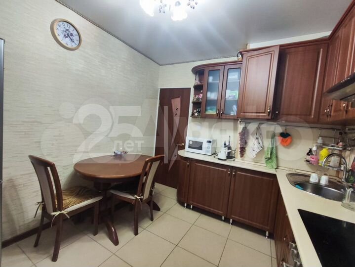 2-к. квартира, 52 м², 1/9 эт.