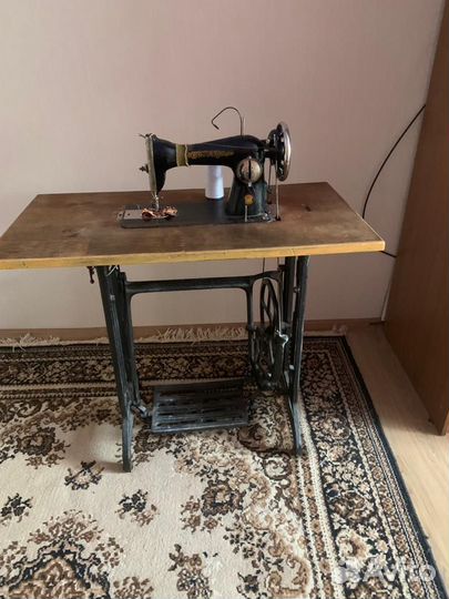 Швейная машина бу