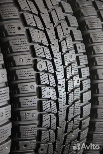 Dunlop SP Winter Ice 02 215/65 R16