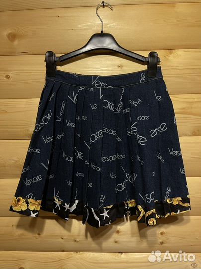 Джинсовая куртка и юбка Versace