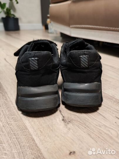 Кроссовки для девочки