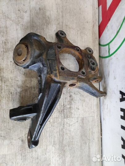 Цапфа задняя левая Toyota Avensis T25 2AZ-FSE