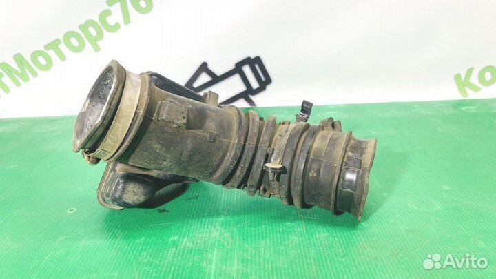 Патрубок воздушного фильтра Toyota Carina E седан