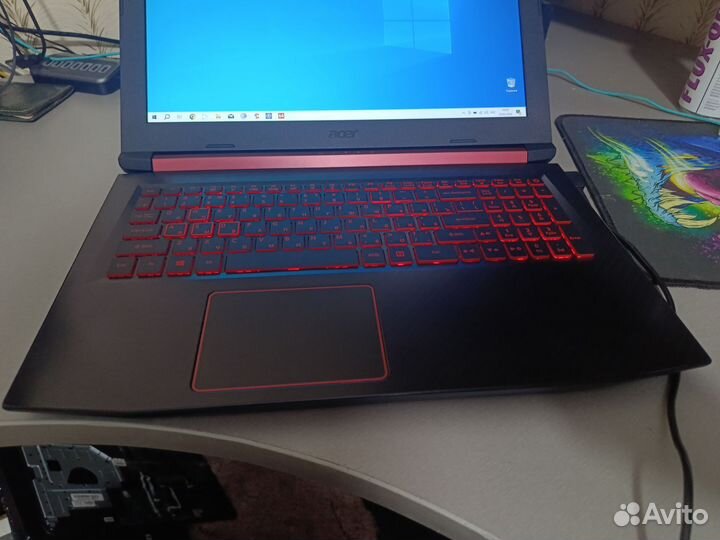 Nitro: ipsFhd i5-8300h Gtx1050 ti, 12Ddr4 ssd+1tb