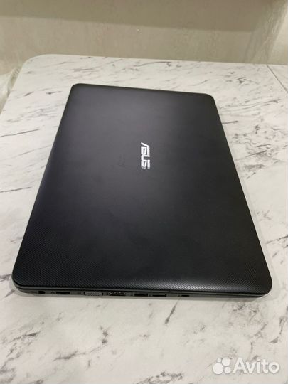 Ноутбук Asus X554L