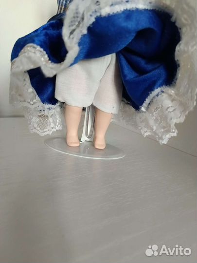 Кукла керамическая на подставке