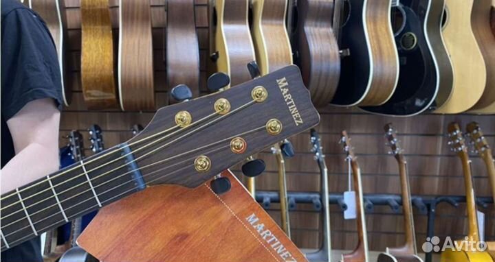 Эстрадная акустическая гитара Martinez SW-12