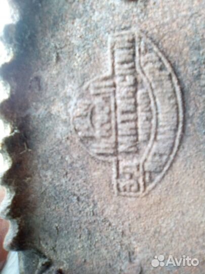 Старинный угольный утюг