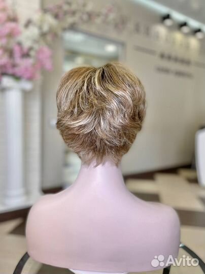 Парик из искусственных волос Германия