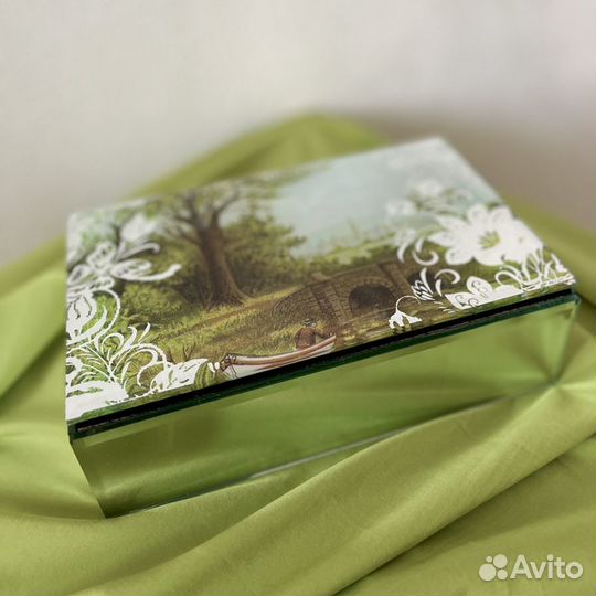 Шкатулка для украшений