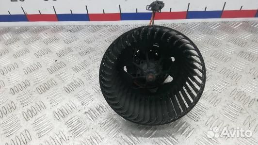 Моторчик печки BMW 1 E81 (1KK20KK01)