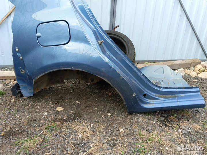 Крыло renault sandero