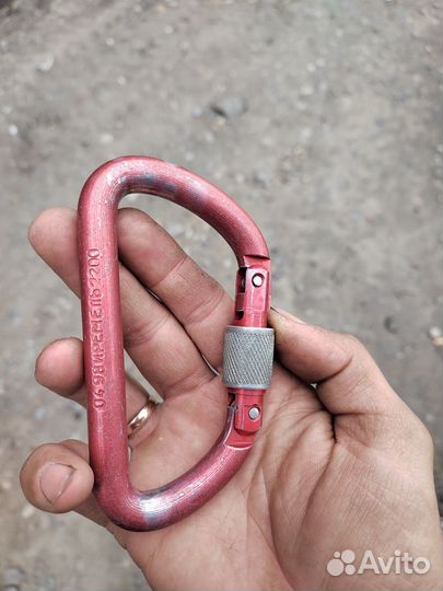 Карабины для альпинизма