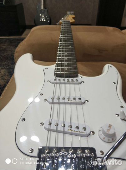 Электро гитара Fender Stratocaster Blond