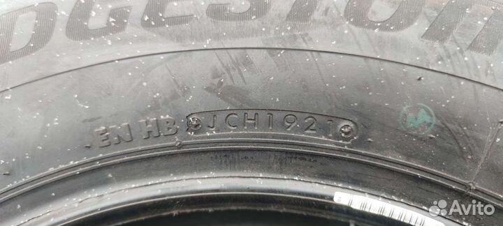 Bridgestone Blizzak Spike-02 215/65 R16 98T