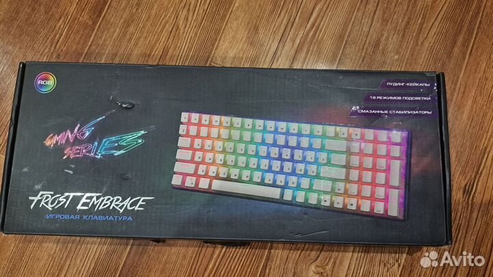 Монитор и клавиатура