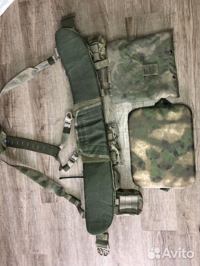 Тактический пояс с подсумками