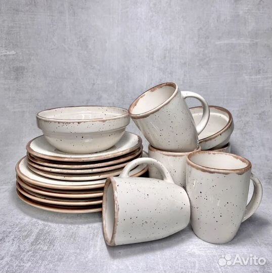 Набор фарфоровой столовой посуды