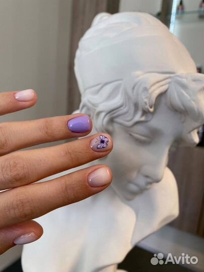 Модель на маникюр