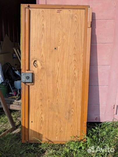 Дверь входная металлическая