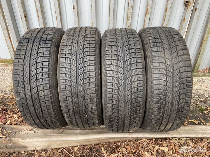 Michelin X-Ice XI3 215/60 R17 96T