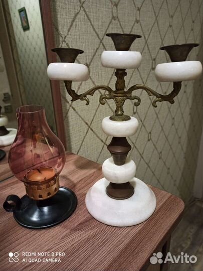 Старинный подсвечник, лампа