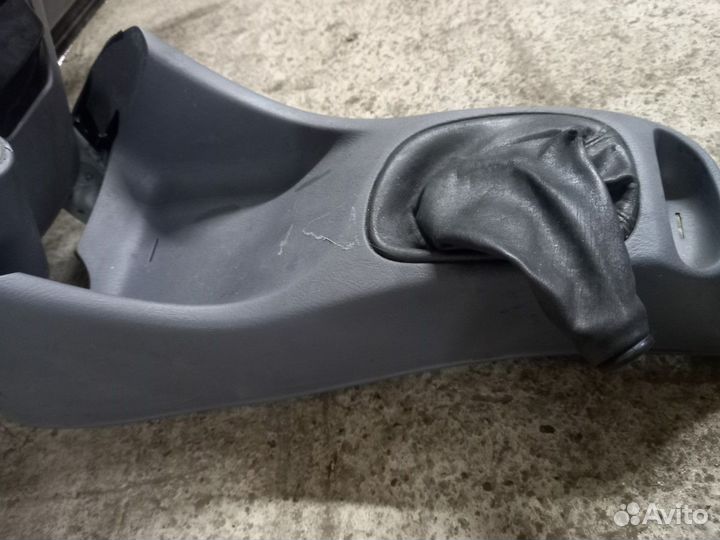 Торпедо Hyundai Accent II (1999—2012)