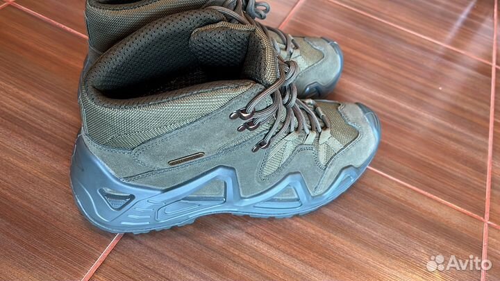 Горные ботинки