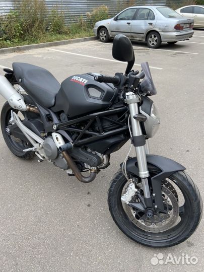 Ducati Monster 696