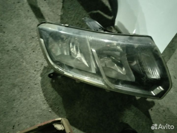 Решетка радиатора renault logan 2